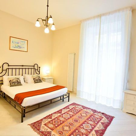 Bed and Breakfast Domus Borbonica Nápoles Exterior foto