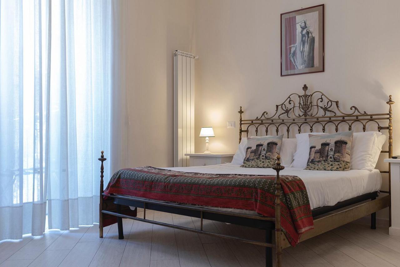 Bed and Breakfast Domus Borbonica Nápoles Exterior foto