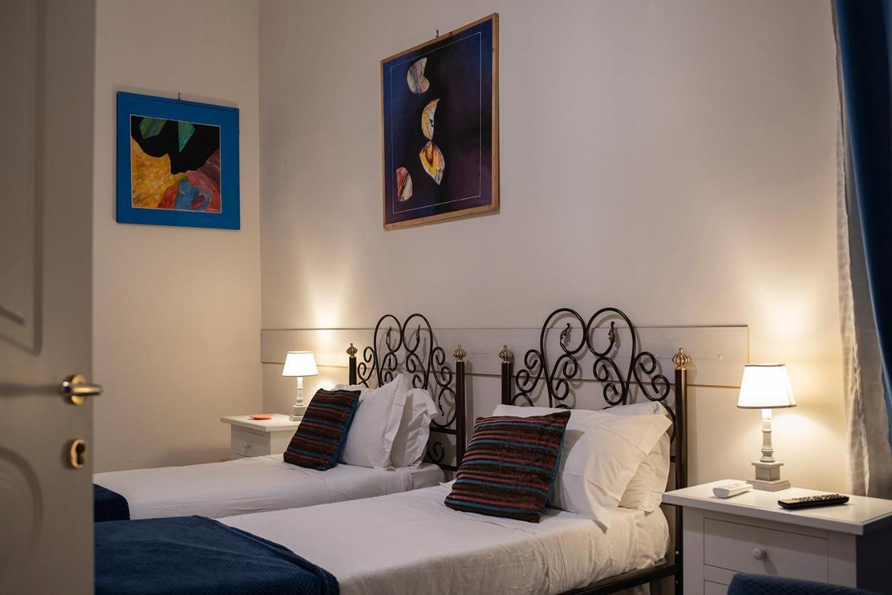 Bed and Breakfast Domus Borbonica Nápoles Exterior foto