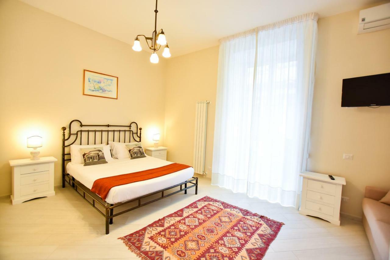 Bed and Breakfast Domus Borbonica Nápoles Exterior foto