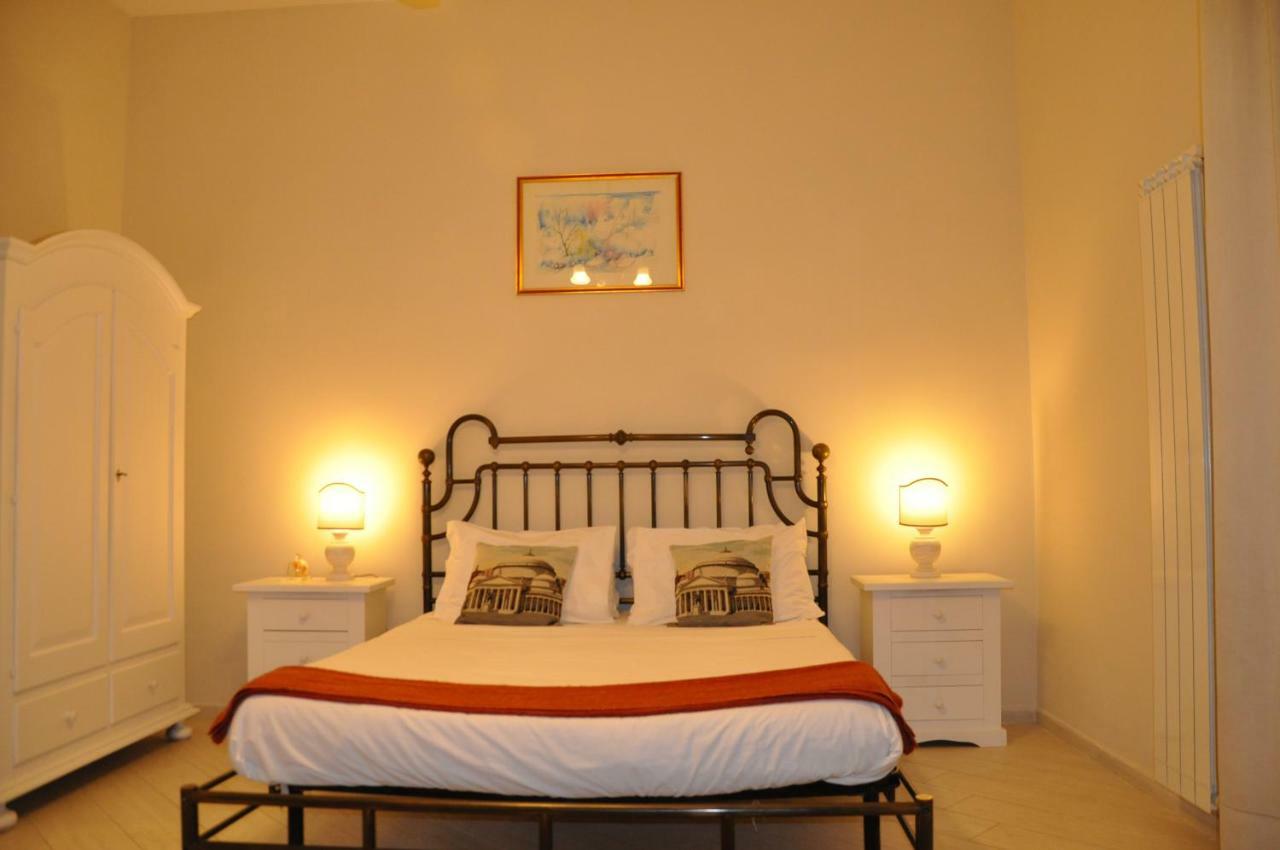 Bed and Breakfast Domus Borbonica Nápoles Exterior foto