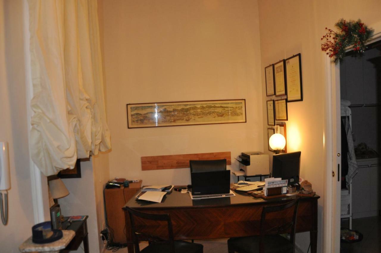 Bed and Breakfast Domus Borbonica Nápoles Exterior foto