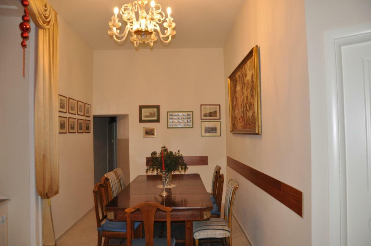 Bed and Breakfast Domus Borbonica Nápoles Exterior foto