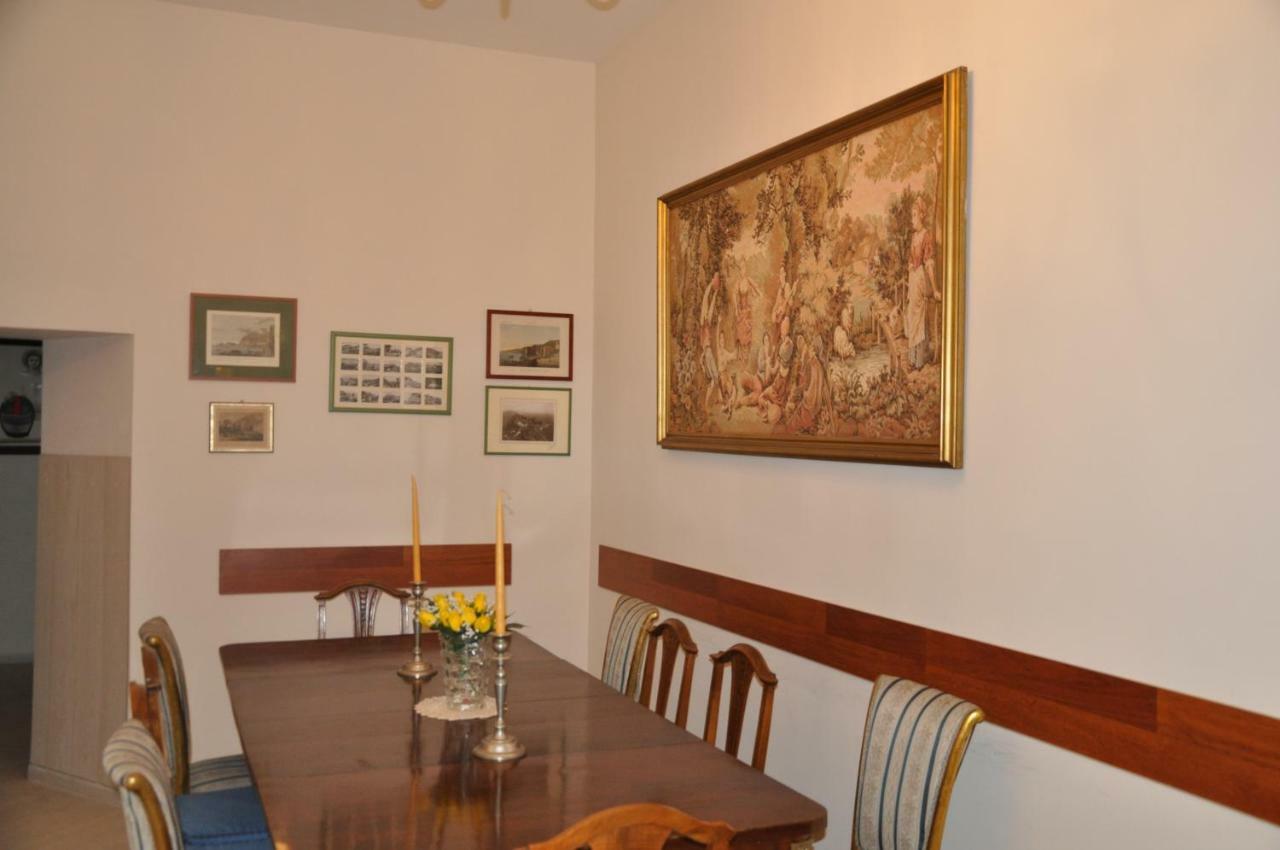 Bed and Breakfast Domus Borbonica Nápoles Exterior foto